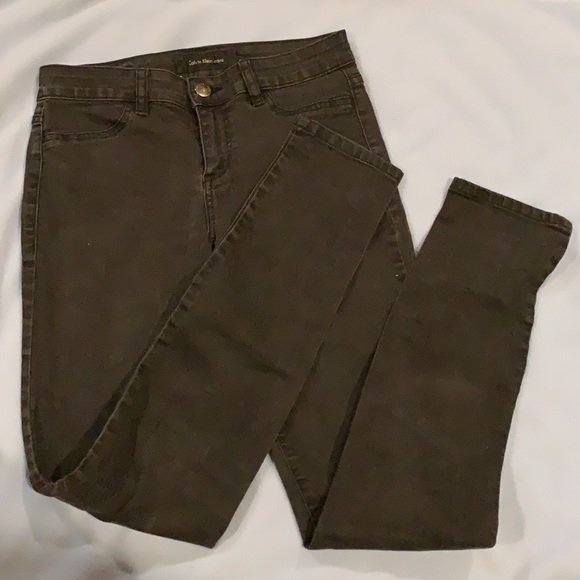 CLOTHING - Picture 6 of 11